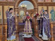 20-Архиепископ Амфилохий совершил Божественную Литургию в Неделю 4-ю Великого поста