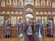 21-Архиепископ Амфилохий совершил Божественную Литургию в Неделю 4-ю Великого поста