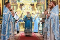 17-В день памяти священномученика Владимира Лепсинского архиепископ Амфилохий сослужил митрополиту Александру за Божественной Литургией в Успенском кафедральном соборе столицы Казахстана