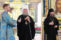 25-В день памяти священномученика Владимира Лепсинского архиепископ Амфилохий сослужил митрополиту Александру за Божественной Литургией в Успенском кафедральном соборе столицы Казахстана