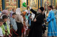 28-В день памяти священномученика Владимира Лепсинского архиепископ Амфилохий сослужил митрополиту Александру за Божественной Литургией в Успенском кафедральном соборе столицы Казахстана