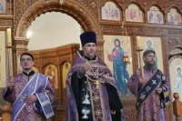 2-Архиепископ Амфилохий совершил Чин воздвижения Креста Господня в Андреевском кафедральном соборе 
