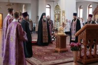 8-Архиепископ Амфилохий совершил Чин воздвижения Креста Господня в Андреевском кафедральном соборе 