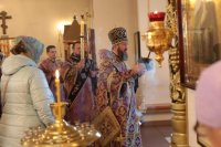 15-Архиепископ Амфилохий совершил Чин воздвижения Креста Господня в Андреевском кафедральном соборе 