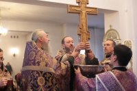 23-Архиепископ Амфилохий совершил Чин воздвижения Креста Господня в Андреевском кафедральном соборе 