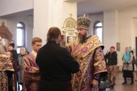 29-Архиепископ Амфилохий совершил Чин воздвижения Креста Господня в Андреевском кафедральном соборе 