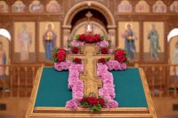 31-Архиепископ Амфилохий совершил Чин воздвижения Креста Господня в Андреевском кафедральном соборе 