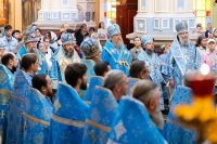 13-В праздник чудотворной Феодоровской иконы Божией Матери Управляющий Усть-Каменогорской и Семипалатинской епархией сослужил митрополиту Александру за Божественной Литургией в Вознесенском соборе Алматы