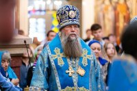 16-В праздник чудотворной Феодоровской иконы Божией Матери Управляющий Усть-Каменогорской и Семипалатинской епархией сослужил митрополиту Александру за Божественной Литургией в Вознесенском соборе Алматы
