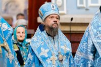 18-В праздник чудотворной Феодоровской иконы Божией Матери Управляющий Усть-Каменогорской и Семипалатинской епархией сослужил митрополиту Александру за Божественной Литургией в Вознесенском соборе Алматы