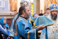 20-В праздник чудотворной Феодоровской иконы Божией Матери Управляющий Усть-Каменогорской и Семипалатинской епархией сослужил митрополиту Александру за Божественной Литургией в Вознесенском соборе Алматы