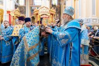 23-В праздник чудотворной Феодоровской иконы Божией Матери Управляющий Усть-Каменогорской и Семипалатинской епархией сослужил митрополиту Александру за Божественной Литургией в Вознесенском соборе Алматы