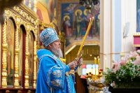 28-В праздник чудотворной Феодоровской иконы Божией Матери Управляющий Усть-Каменогорской и Семипалатинской епархией сослужил митрополиту Александру за Божественной Литургией в Вознесенском соборе Алматы