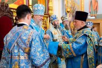 30-В праздник чудотворной Феодоровской иконы Божией Матери Управляющий Усть-Каменогорской и Семипалатинской епархией сослужил митрополиту Александру за Божественной Литургией в Вознесенском соборе Алматы