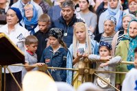 32-В праздник чудотворной Феодоровской иконы Божией Матери Управляющий Усть-Каменогорской и Семипалатинской епархией сослужил митрополиту Александру за Божественной Литургией в Вознесенском соборе Алматы