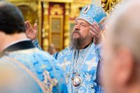 38-В праздник чудотворной Феодоровской иконы Божией Матери Управляющий Усть-Каменогорской и Семипалатинской епархией сослужил митрополиту Александру за Божественной Литургией в Вознесенском соборе Алматы