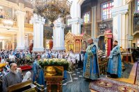 47-В праздник чудотворной Феодоровской иконы Божией Матери Управляющий Усть-Каменогорской и Семипалатинской епархией сослужил митрополиту Александру за Божественной Литургией в Вознесенском соборе Алматы