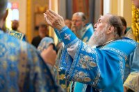 51-В праздник чудотворной Феодоровской иконы Божией Матери Управляющий Усть-Каменогорской и Семипалатинской епархией сослужил митрополиту Александру за Божественной Литургией в Вознесенском соборе Алматы
