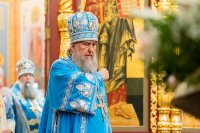 53-В праздник чудотворной Феодоровской иконы Божией Матери Управляющий Усть-Каменогорской и Семипалатинской епархией сослужил митрополиту Александру за Божественной Литургией в Вознесенском соборе Алматы
