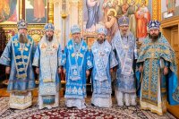 58-В праздник чудотворной Феодоровской иконы Божией Матери Управляющий Усть-Каменогорской и Семипалатинской епархией сослужил митрополиту Александру за Божественной Литургией в Вознесенском соборе Алматы