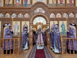В день установления Таинства Евхаристии в Андреевском кафедральном соборе была совершена Божественная Литургия