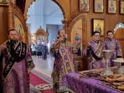 30-В день установления Таинства Евхаристии в Андреевском кафедральном соборе была совершена Божественная Литургия
