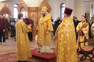 День памяти святых новомучеников и исповедников Церкви Русской.  Божественная Литургия в главном храме Восточного Казахстана 