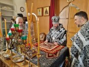5-В Свято-Троицком храме была совершена Божественная Литургия Преждеосвященных Даров
