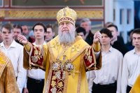 6-День памяти благоверного князя Александра Невского и святителя Митрофана Воронежского. Архиепископ Усть-Каменогорский и Семипалатинский Амфилохий сослужил митрополиту Александру за Божественной Литургией в Александро-Невском соборе Алматы