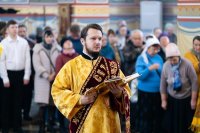 16-День памяти благоверного князя Александра Невского и святителя Митрофана Воронежского. Архиепископ Усть-Каменогорский и Семипалатинский Амфилохий сослужил митрополиту Александру за Божественной Литургией в Александро-Невском соборе Алматы