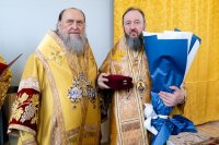 26-День памяти благоверного князя Александра Невского и святителя Митрофана Воронежского. Архиепископ Усть-Каменогорский и Семипалатинский Амфилохий сослужил митрополиту Александру за Божественной Литургией в Александро-Невском соборе Алматы
