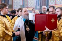 30-День памяти благоверного князя Александра Невского и святителя Митрофана Воронежского. Архиепископ Усть-Каменогорский и Семипалатинский Амфилохий сослужил митрополиту Александру за Божественной Литургией в Александро-Невском соборе Алматы
