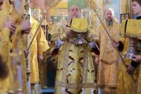 14-В день памяти великомученицы Екатерины управляющий Усть-Каменогорской и Семипалатинской епархией сослужил митрополиту Александру за Божественной Литургией в старейшем храме Астаны