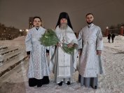 1-В святую рождественскую ночь в главном храме Рудного Алтая была совершена Божественная Литургия