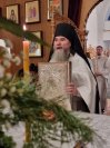 8-В святую рождественскую ночь в главном храме Рудного Алтая была совершена Божественная Литургия