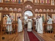 38-В святую рождественскую ночь в главном храме Рудного Алтая была совершена Божественная Литургия