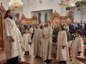 42-В святую рождественскую ночь в главном храме Рудного Алтая была совершена Божественная Литургия
