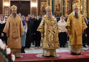 В день отдания праздника Введения во Храм Богородицы архиепископ Усть-Каменогорский и Семипалатинский Амфилохий сослужил Главе Митрополичьего округа за Божественной Литургией в главном храме Астаны