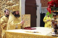 3-В день отдания праздника Введения во Храм Богородицы архиепископ Усть-Каменогорский и Семипалатинский Амфилохий сослужил Главе Митрополичьего округа за Божественной Литургией в главном храме Астаны