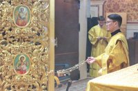 7-В день отдания праздника Введения во Храм Богородицы архиепископ Усть-Каменогорский и Семипалатинский Амфилохий сослужил Главе Митрополичьего округа за Божественной Литургией в главном храме Астаны