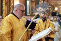 12-В день отдания праздника Введения во Храм Богородицы архиепископ Усть-Каменогорский и Семипалатинский Амфилохий сослужил Главе Митрополичьего округа за Божественной Литургией в главном храме Астаны