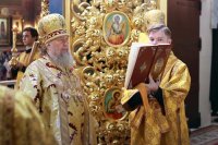 13-В день отдания праздника Введения во Храм Богородицы архиепископ Усть-Каменогорский и Семипалатинский Амфилохий сослужил Главе Митрополичьего округа за Божественной Литургией в главном храме Астаны