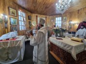 14-В день попразднства Рождества Христова архиепископ Амфилохий возглавил служение Божественной Литургии  в Покровском соборе города Усть-Каменогорска