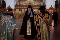 1-Накануне праздника Сретения Господня в Андреевском кафедральном соборе было совершено всенощное бдение 