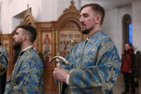 25-Накануне праздника Сретения Господня в Андреевском кафедральном соборе было совершено всенощное бдение 