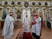 32-В день предпразднства Крещения Господня архиепископ Амфилохий совершил Божественную Литургию в Воскресенском кафедральном соборе города Семипалатинска
