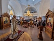 48-В Неделю 37-ю по Пятидесятнице архиепископ Амфилохий совершил Божественную Литургию в главном храме Восточного Казахстана