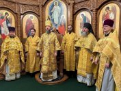 11-В Андреевском кафедральном соборе молитвенно почтили память святителя Николая, архиепископа Мир Ликийских