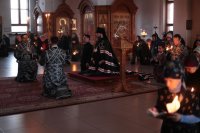 12-Архиепископ Амфилохий совершил великое повечерие с чтением заключительной части покаянного канона преподобного Андрея Критского