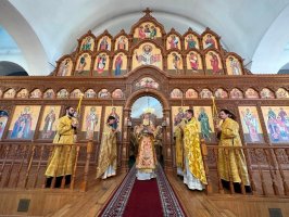 Архиепископ Амфилохий совершил Божественную Литургию в Неделю 13-ю по Пятидесятнице